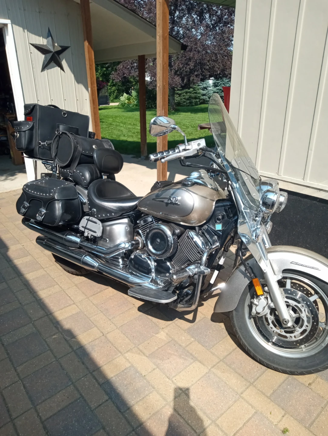 Yamaha V-Star Motorcycle - photo 3
