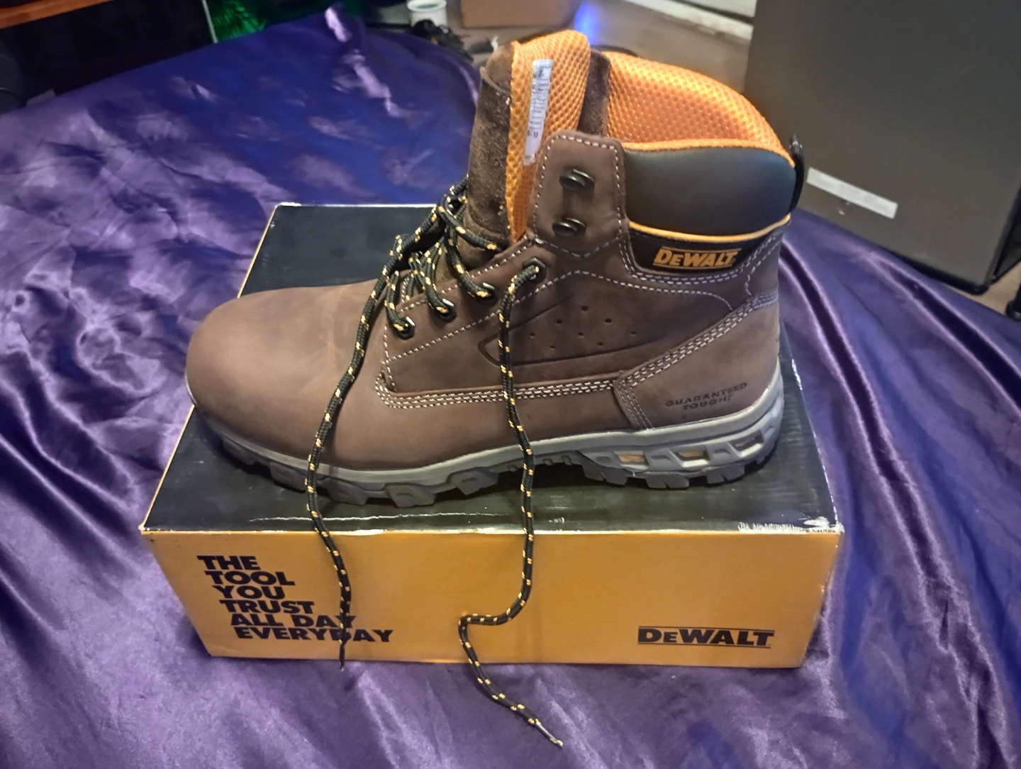 DeWalt "The Tool You Trust" Halogen Safety Toe Boots - photo 4