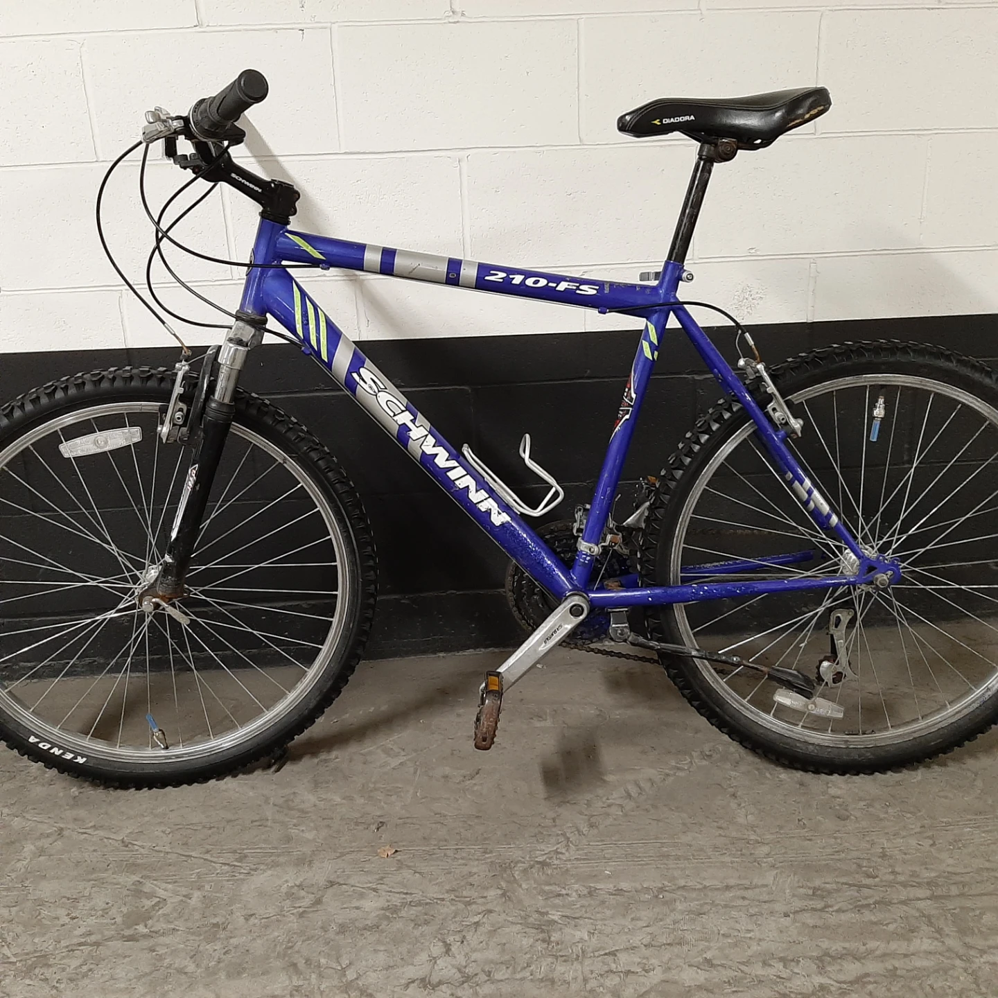 Schwinn 210-FS Mountain Bike - photo 3