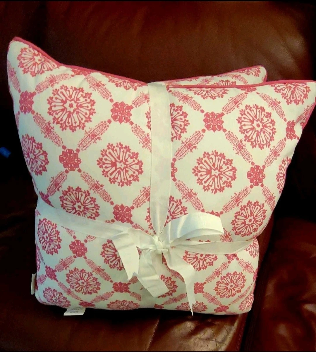 Brand Nww BELLA LUX Decorative Throw Pillows (Set of 2) - photo 2
