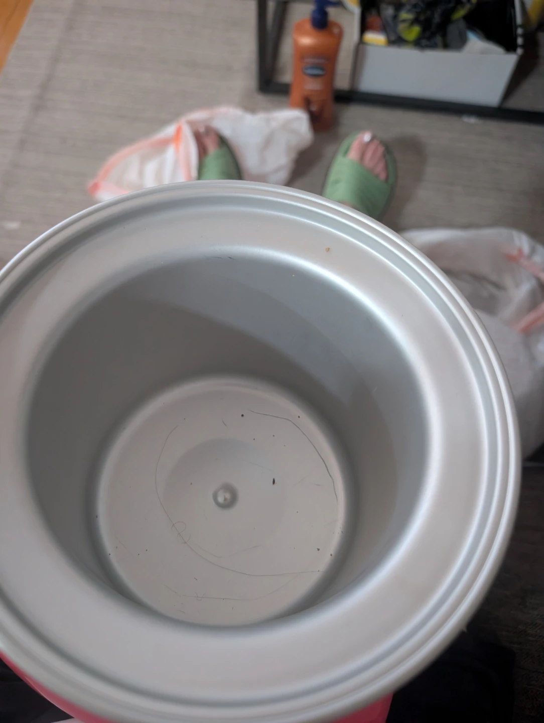Red Cuisinart 1 1/2 QT ice cream maker - photo 3