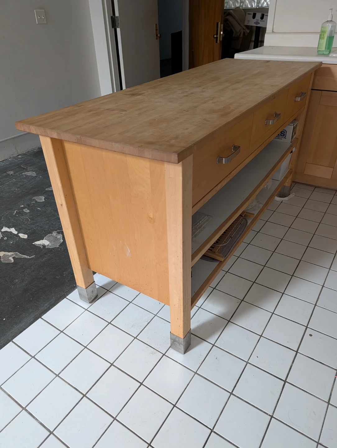 Kitchen Islands - photo 2