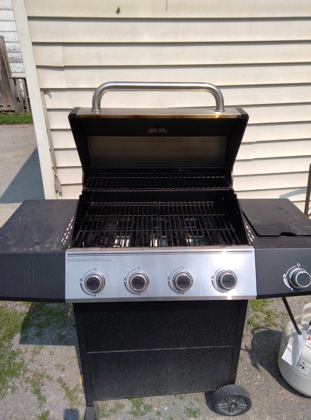 Grill 4-Burner Propane Gas BBQ with Side Burner