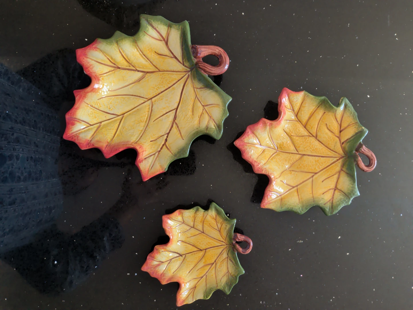 Leaf-shaped Decorative Trays (Set of 3)