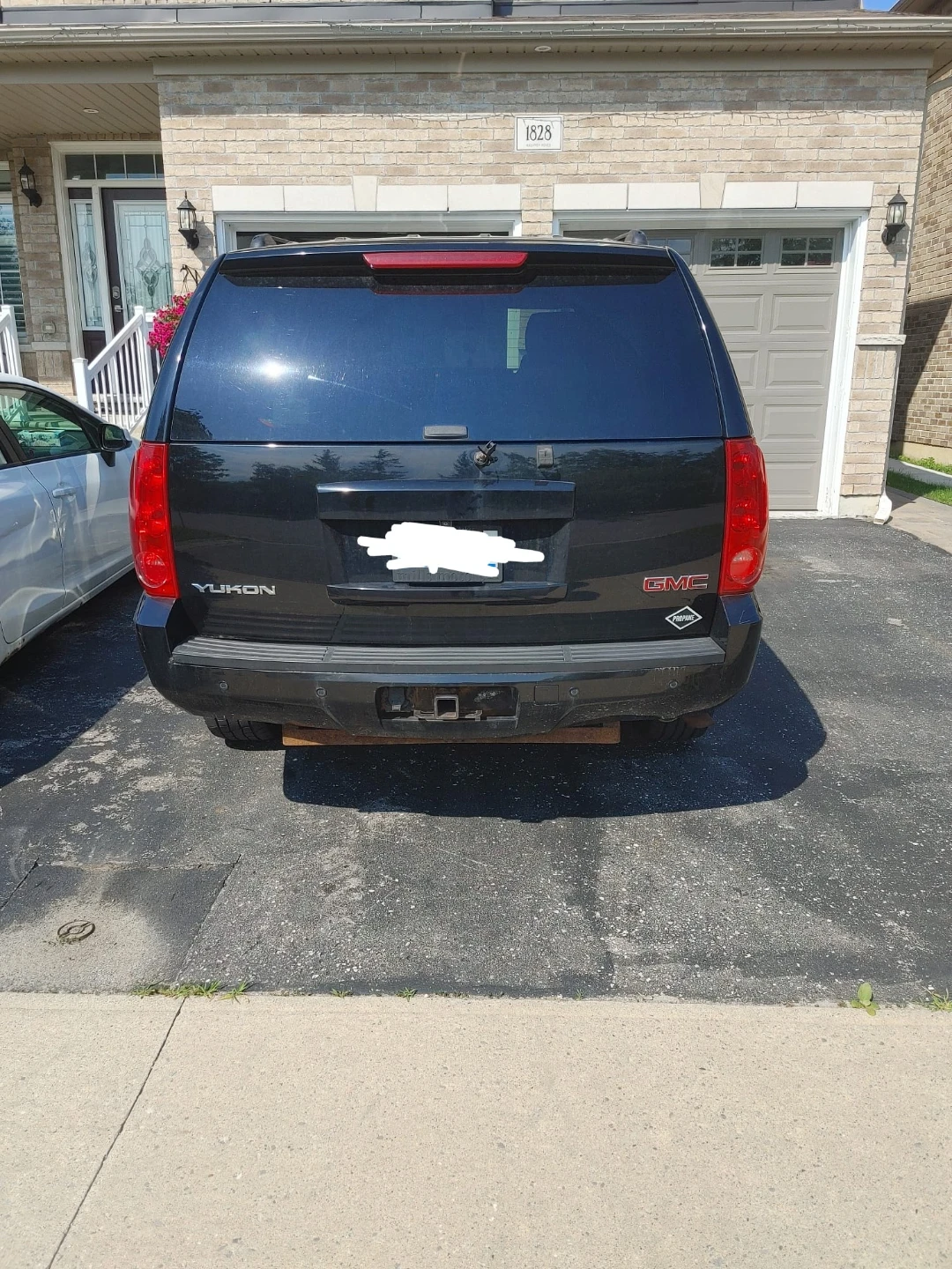Black GMC Yukon SUV - photo 2