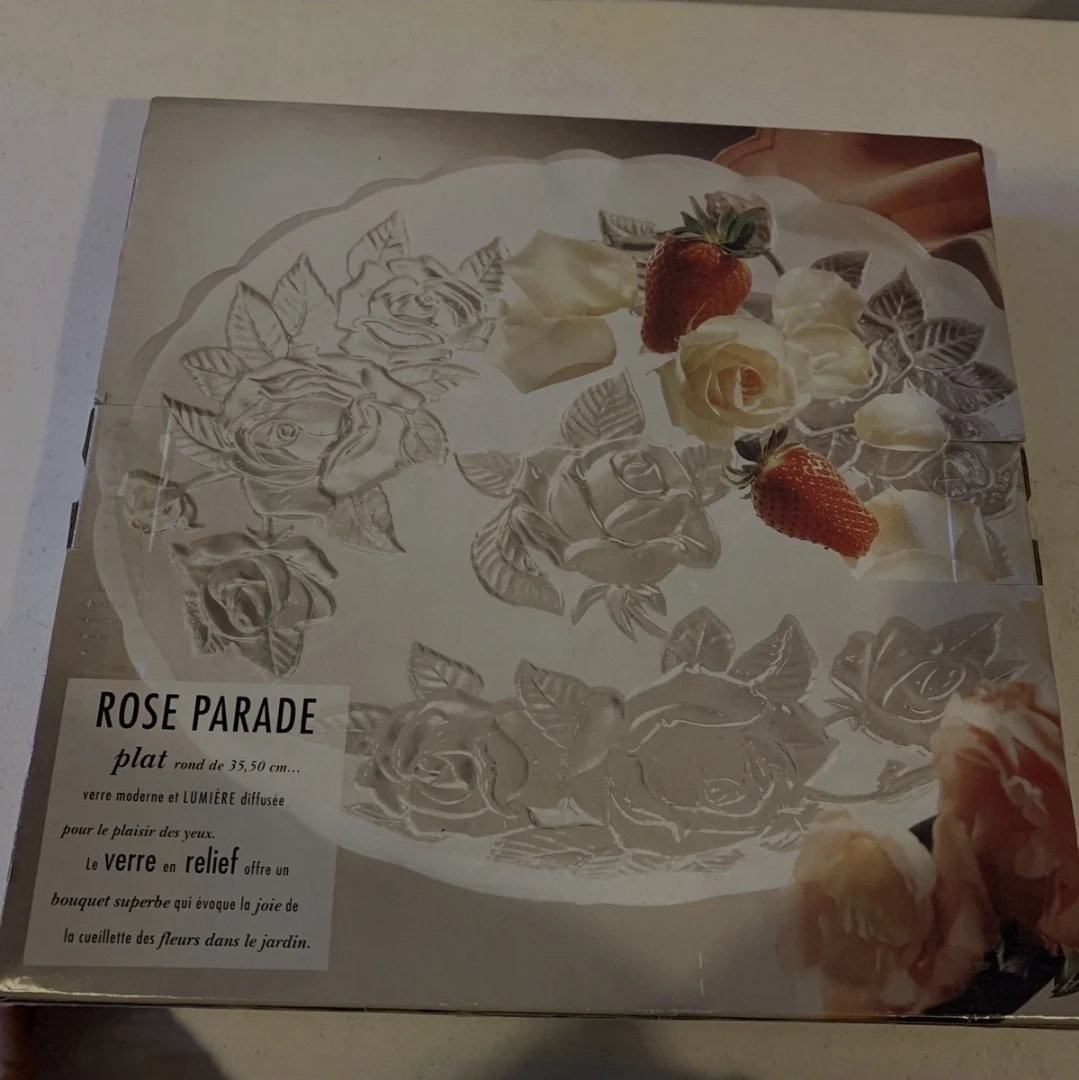 Rose Parade Glass Serving Platter - photo 5