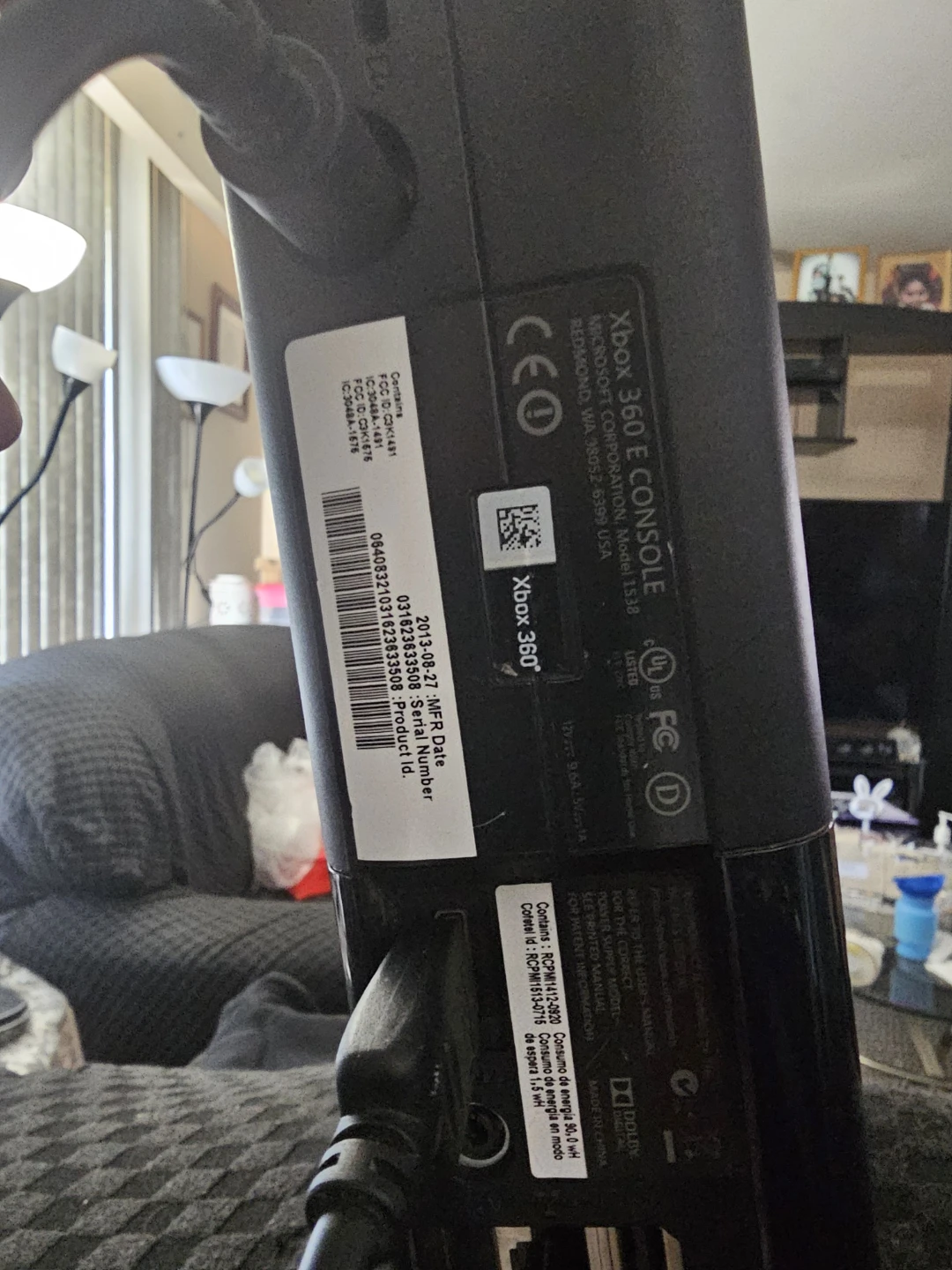 Xbox 360 Slim 500 GB Hard Drive and controller - photo 4