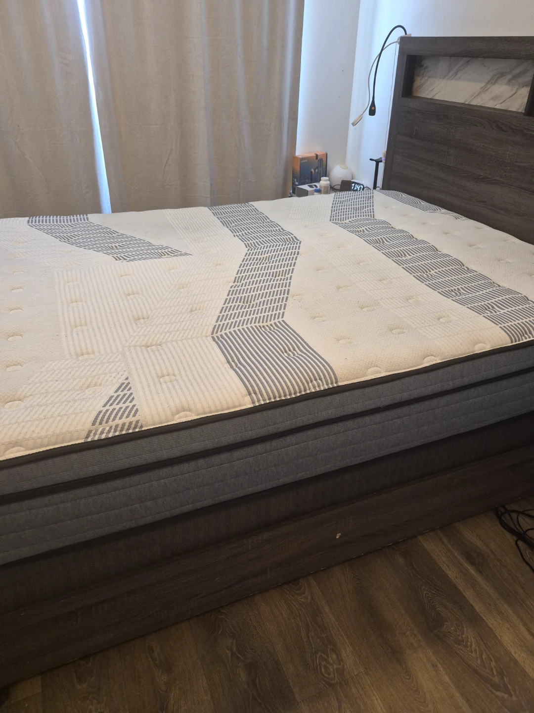 Furniture ( 5 piece  bedroom  set) moving  sale - photo 4