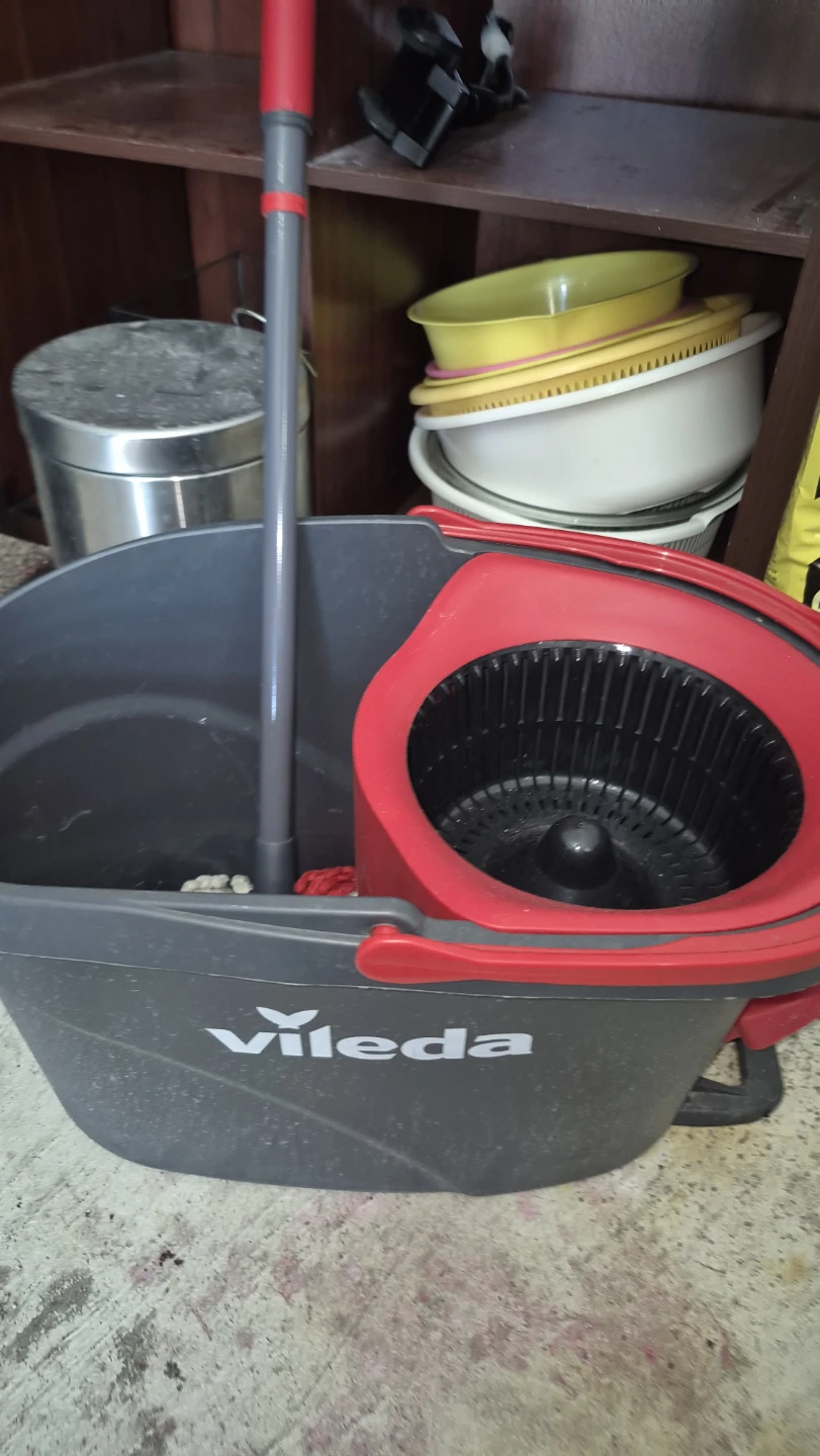 Cleaning tool