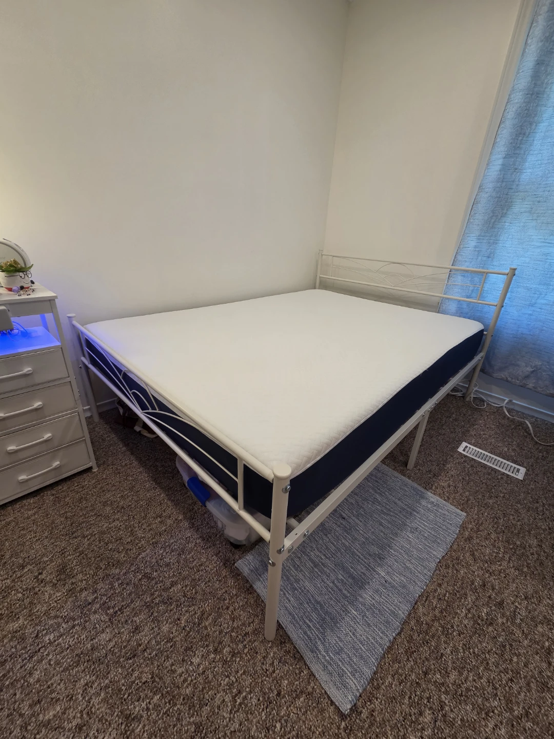 White Metal Bed Frame with Mattress - photo 2