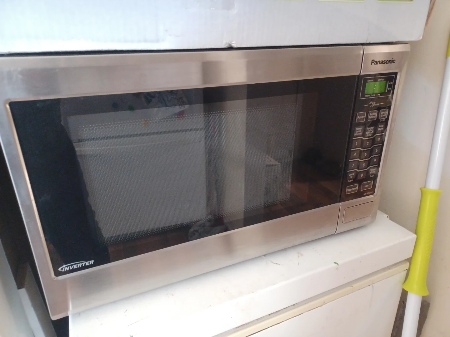 Panasonic NN-ST663S Microwave Oven 1.2 Cu. Ft. - photo 2