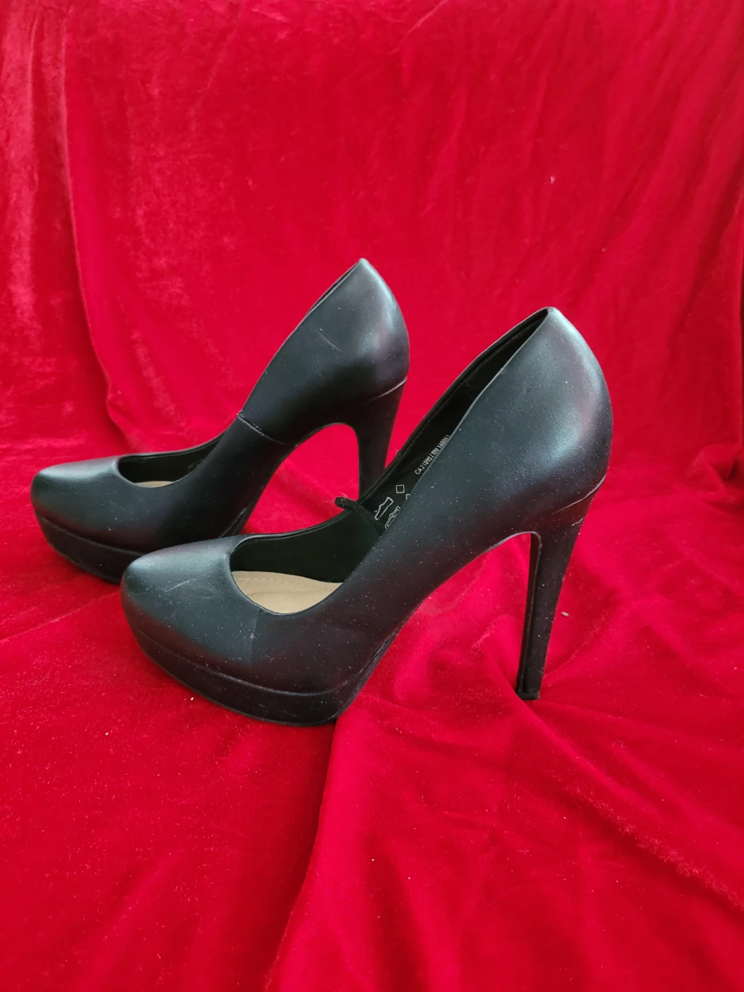 Never worn - Ardene Black Faux Leather Platform Heels - Size 7 - photo 2