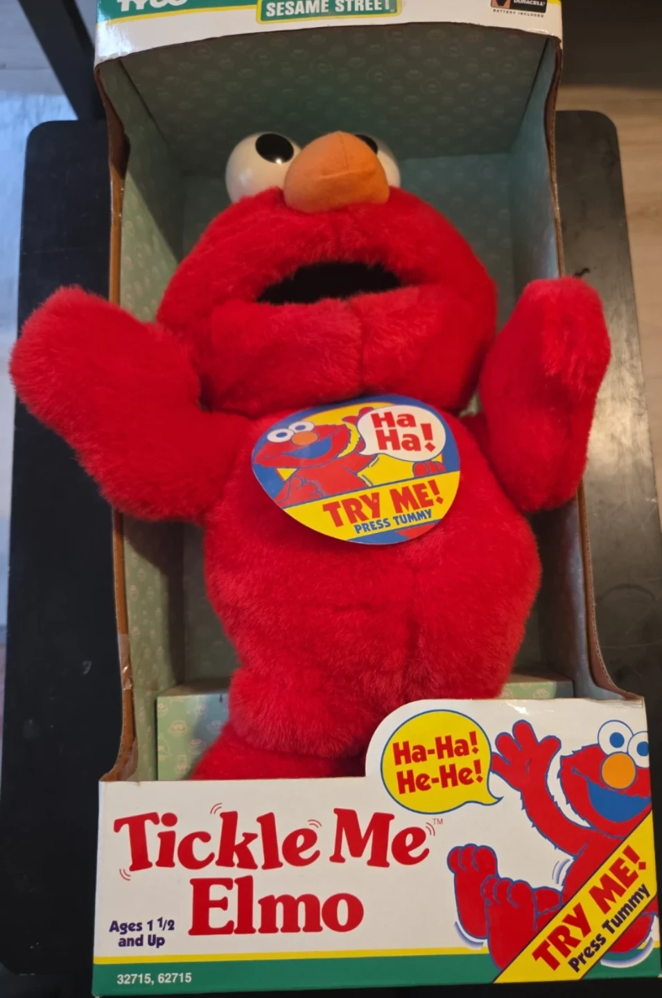 Sesame Street Tickle Me Elmo Plush Toy - photo 2