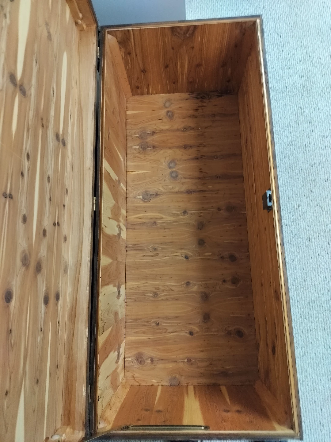 Vintage Cedar Lined Trunk. - photo 3