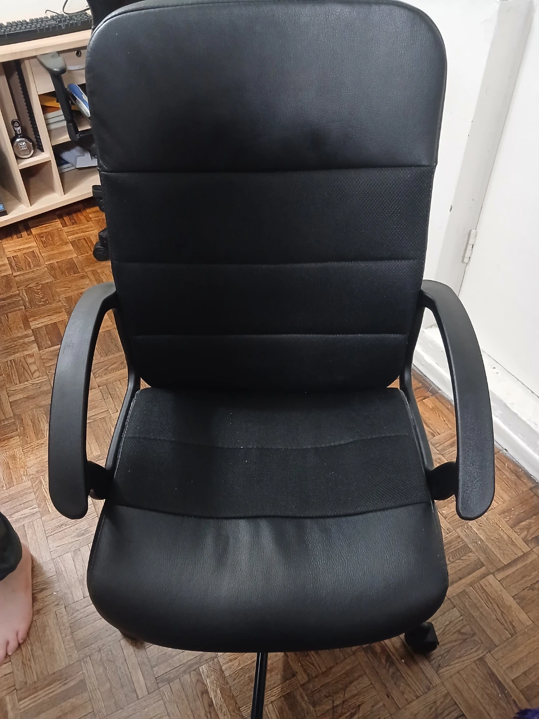 Black Office Chair - photo 2
