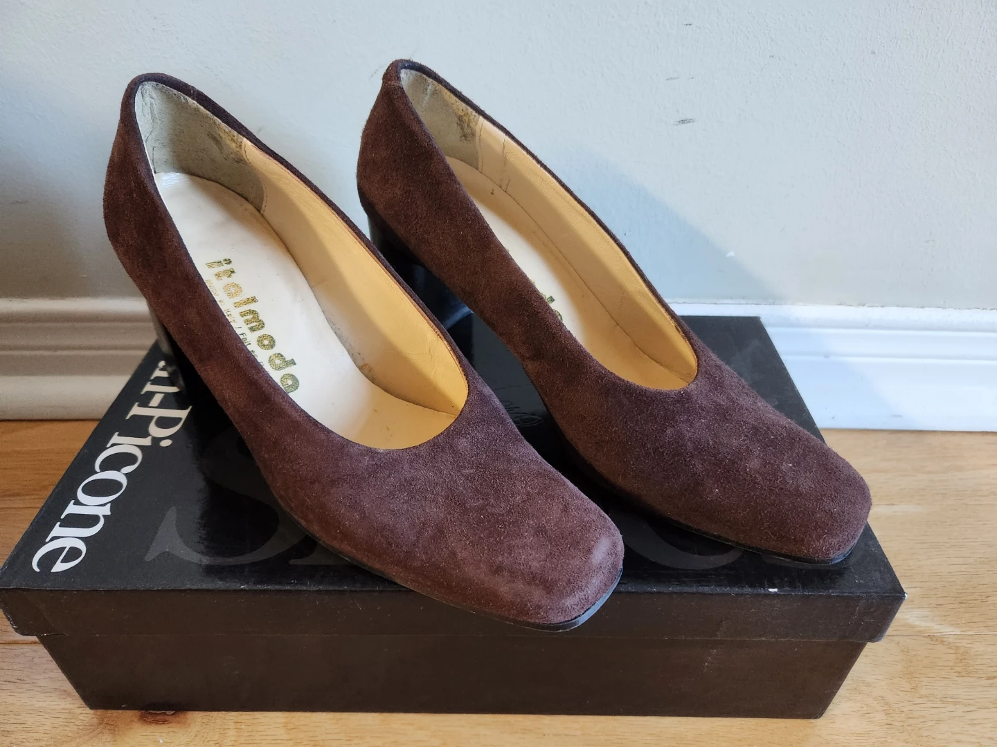 Evan Picone Brown Suede Heels
