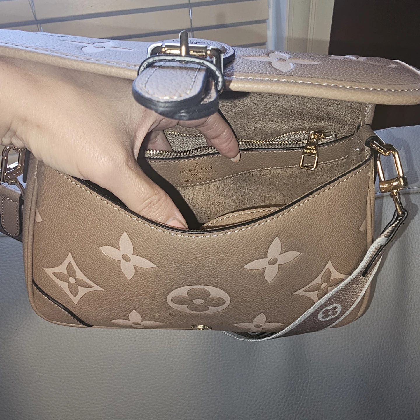 L V crossbody bag - photo 3