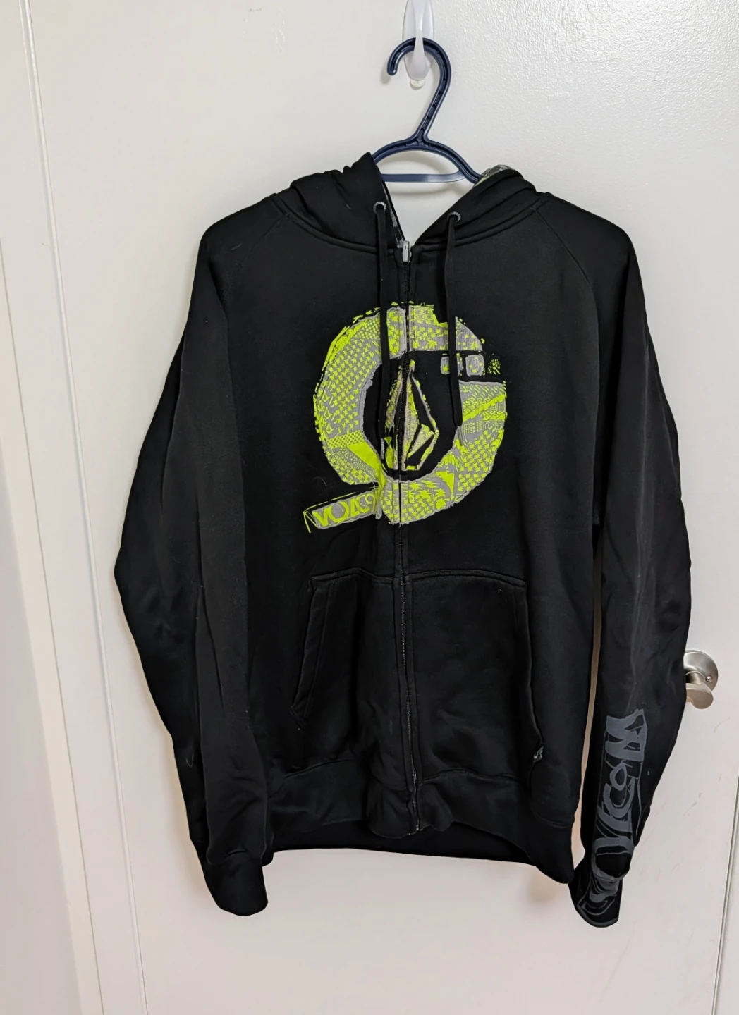 Volcom Black Zip-Up Hoodie - Men's Medium