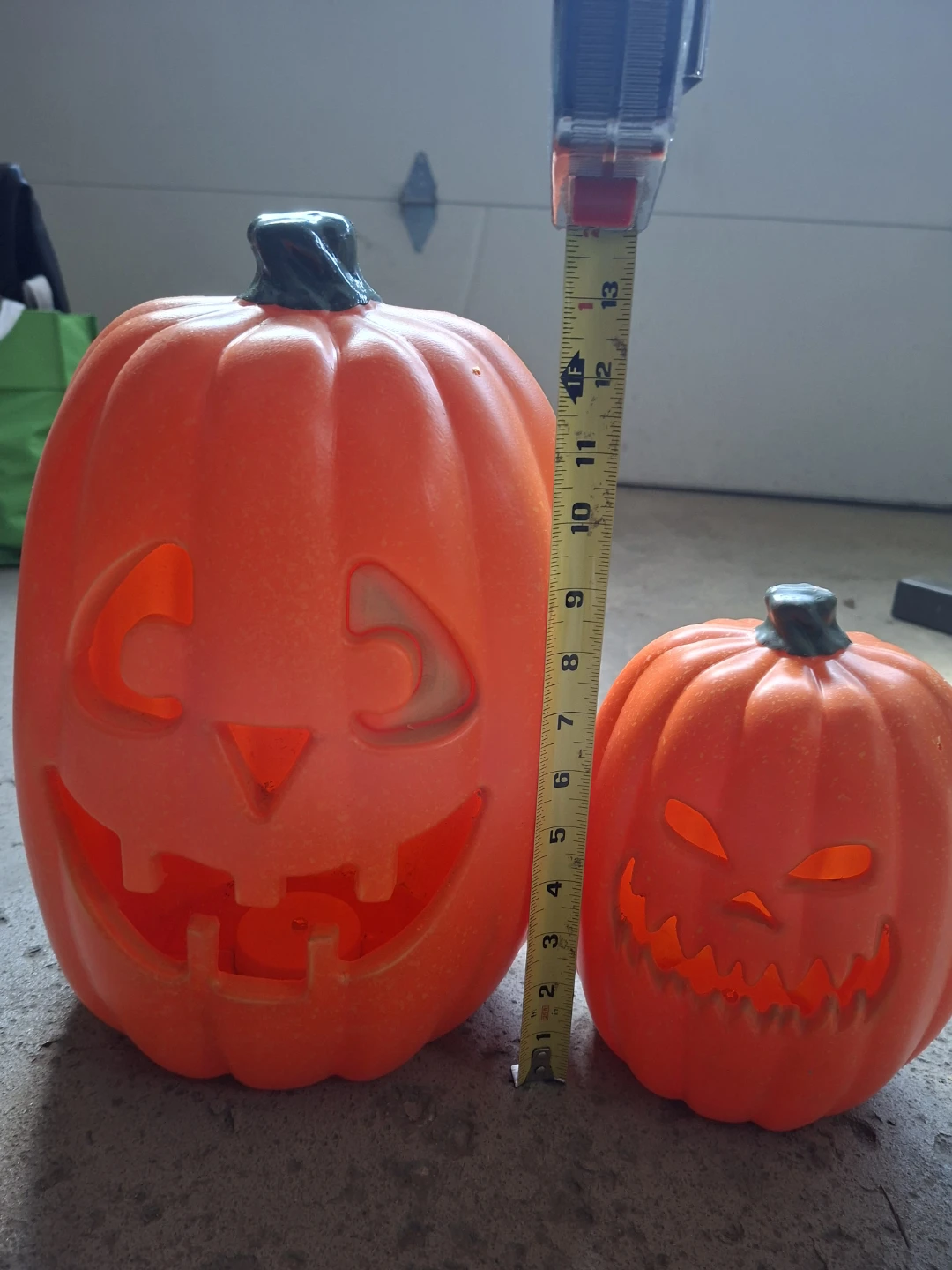 Set of 2 Light-Up Halloween Pumpkins - photo 5