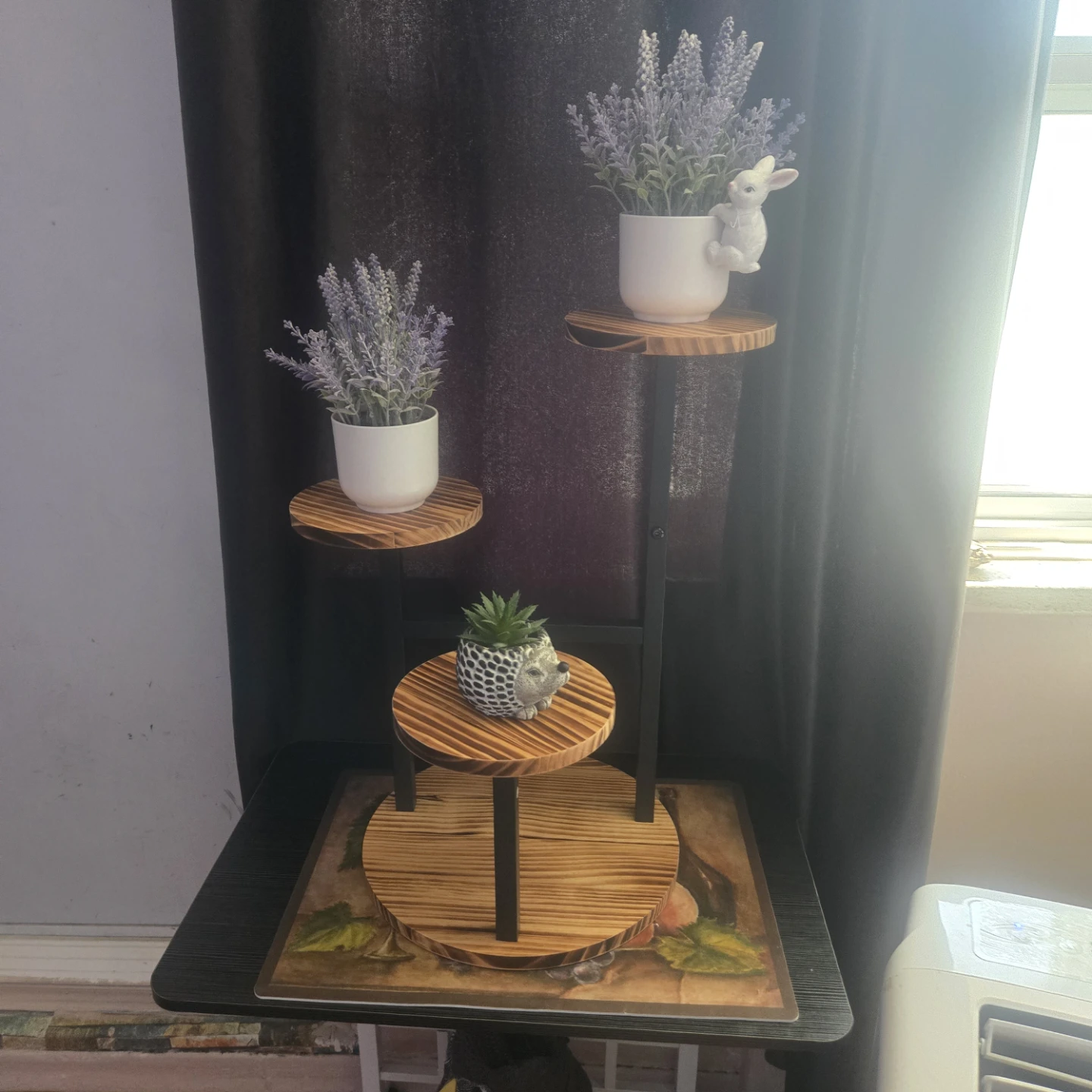 Plant stand .new