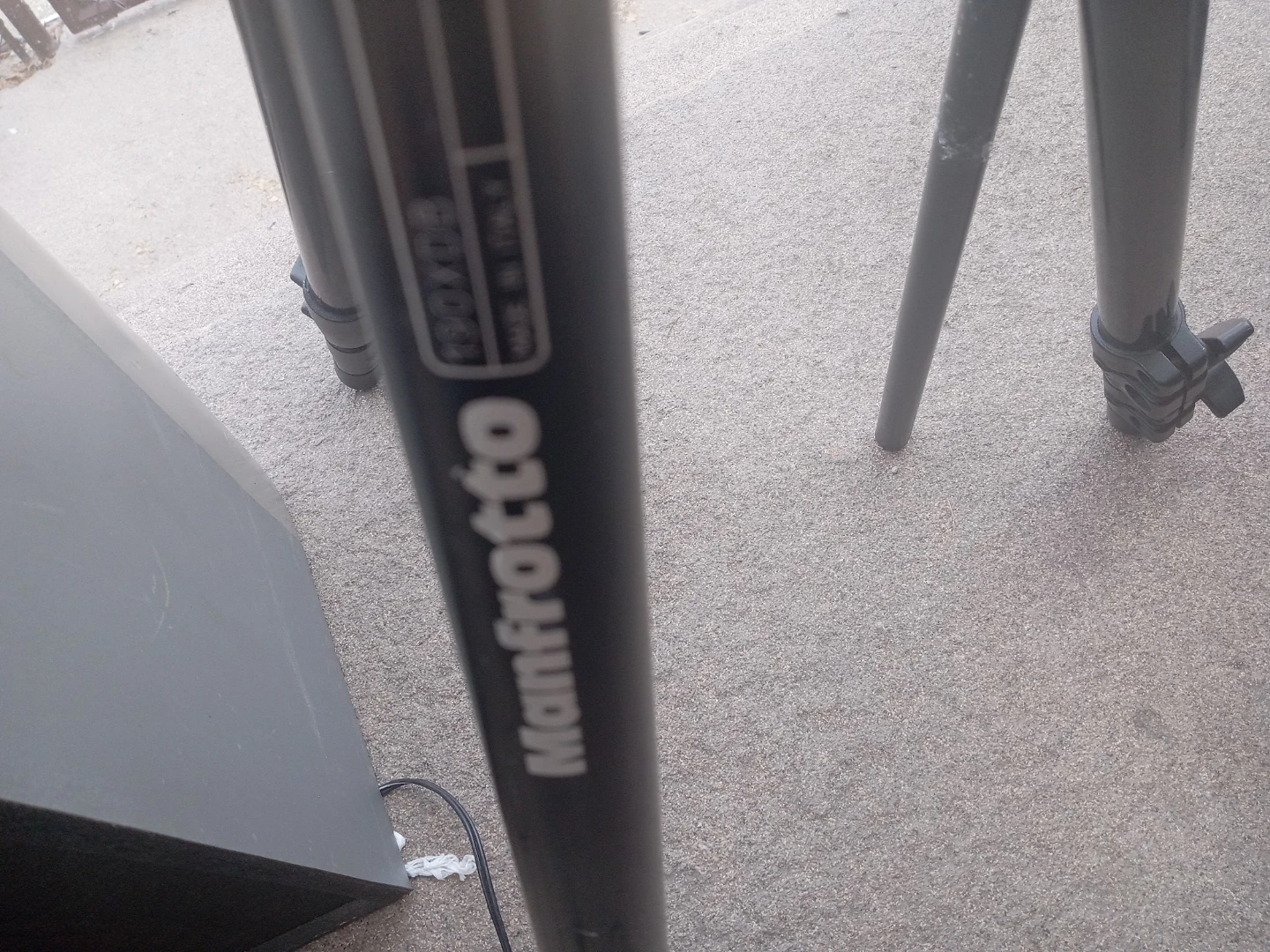 Manfrotto Tripod - photo 2