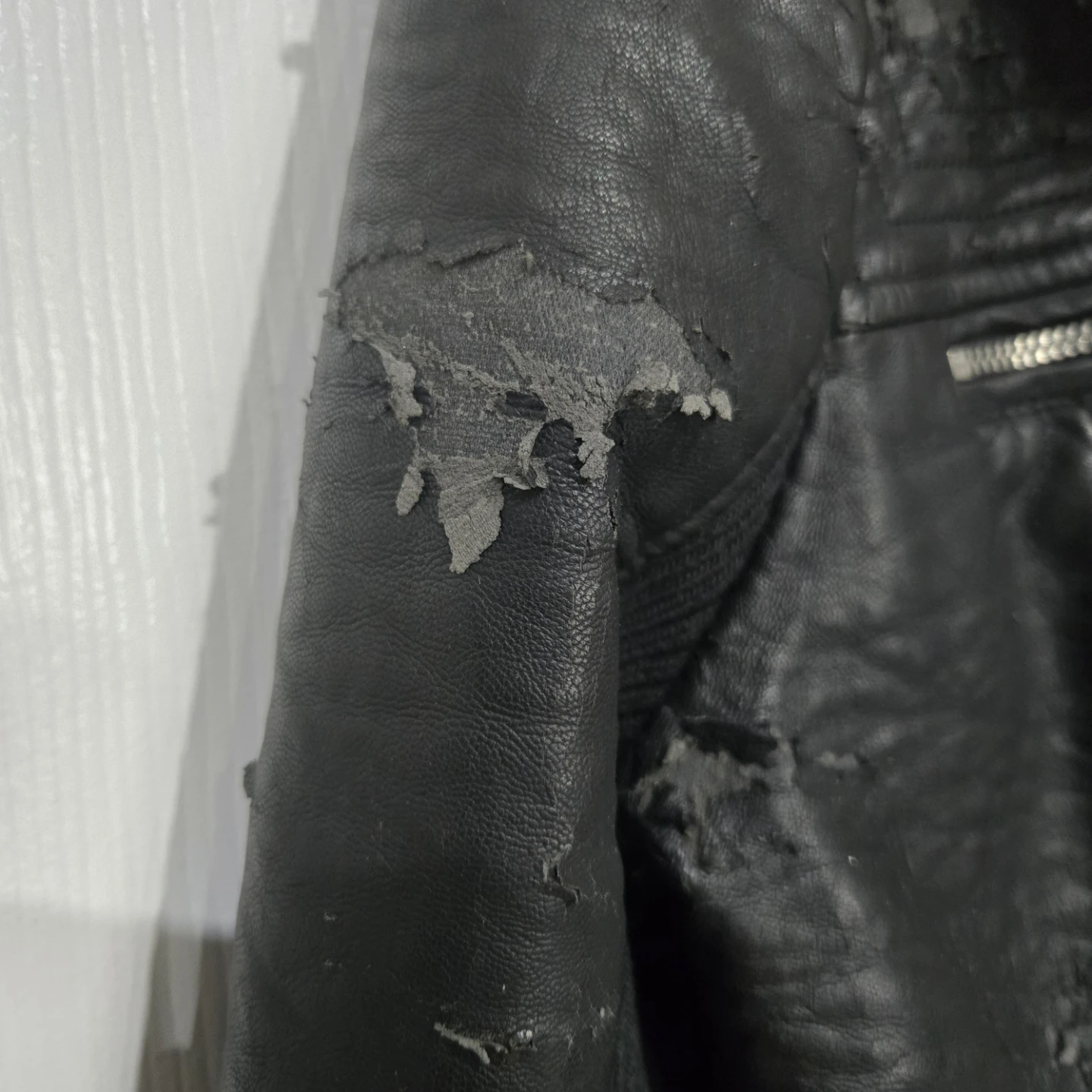 FREE Faux Leather Jacket SIZE LARGE WOMEN'S - photo 2