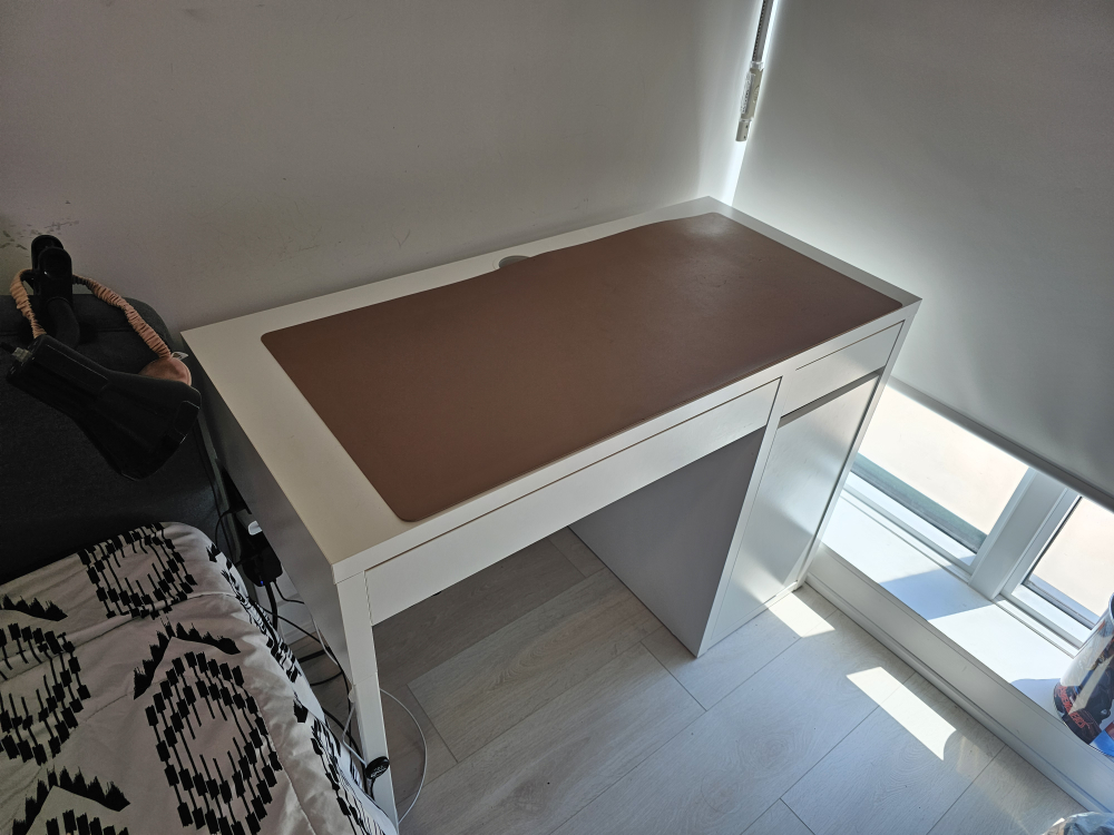 White Desk with Built-in Drawers - photo 2