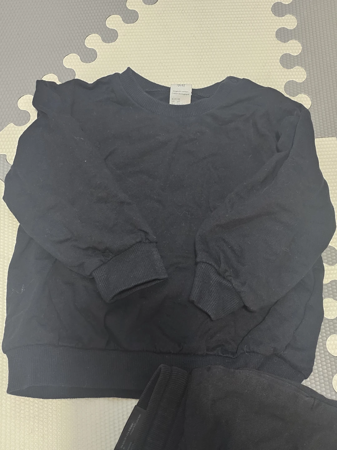 H&M Black Organic Cotton Sweatshirt and Shorts Set - photo 2