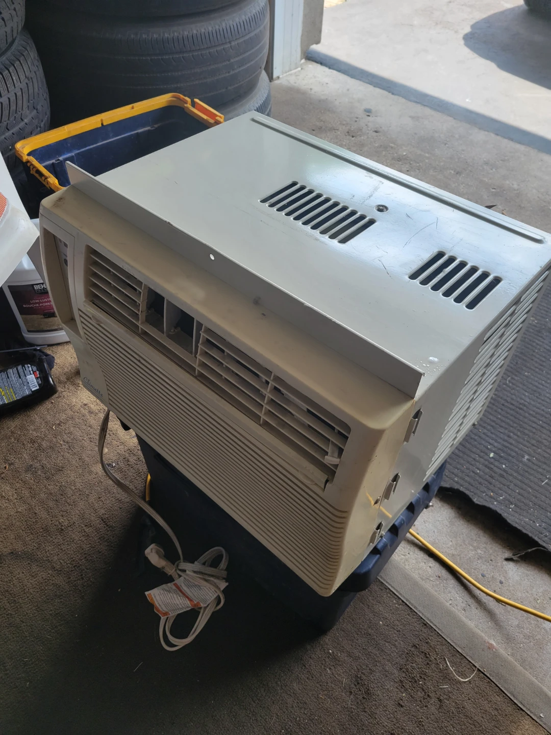 Climette Window Air Conditioner - photo 2