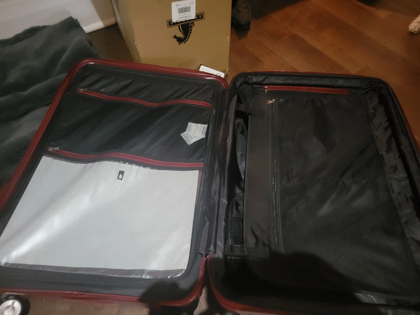 Atlantic 28" Expandable Hardshell Suitcase – Brand New - photo 3