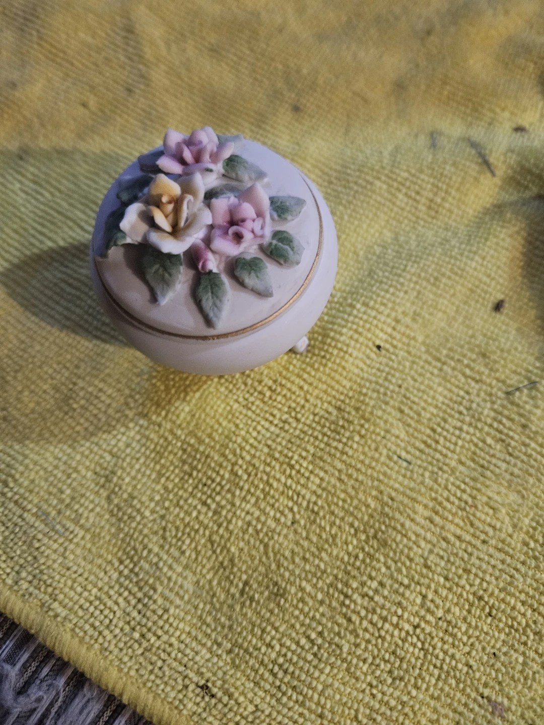 Vintage Ceramic Trinket Box with Flowers - photo 3