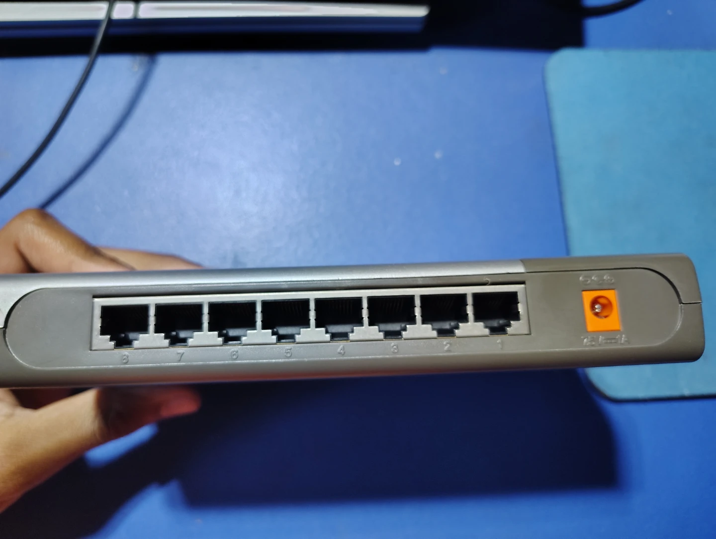 D-Link DSS-8+ 8-Port Fast Ethernet Switch - photo 3
