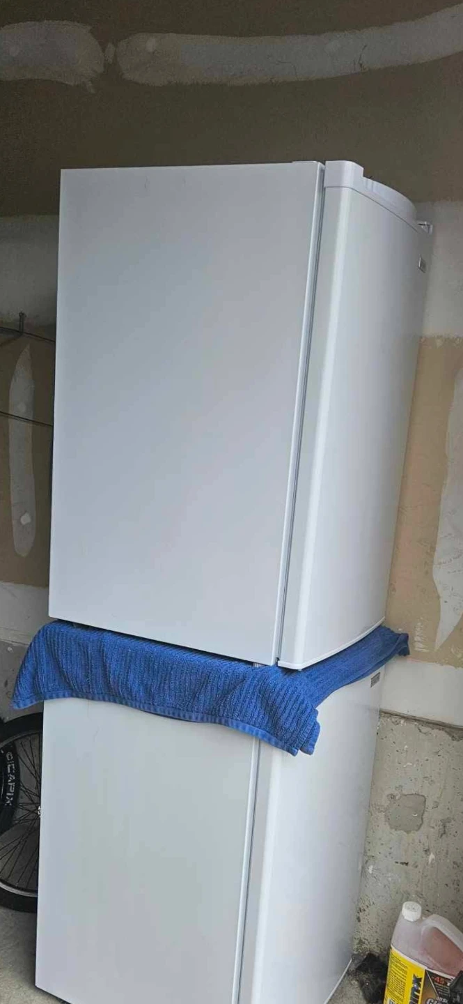 White Compact Refrigerator - photo 2