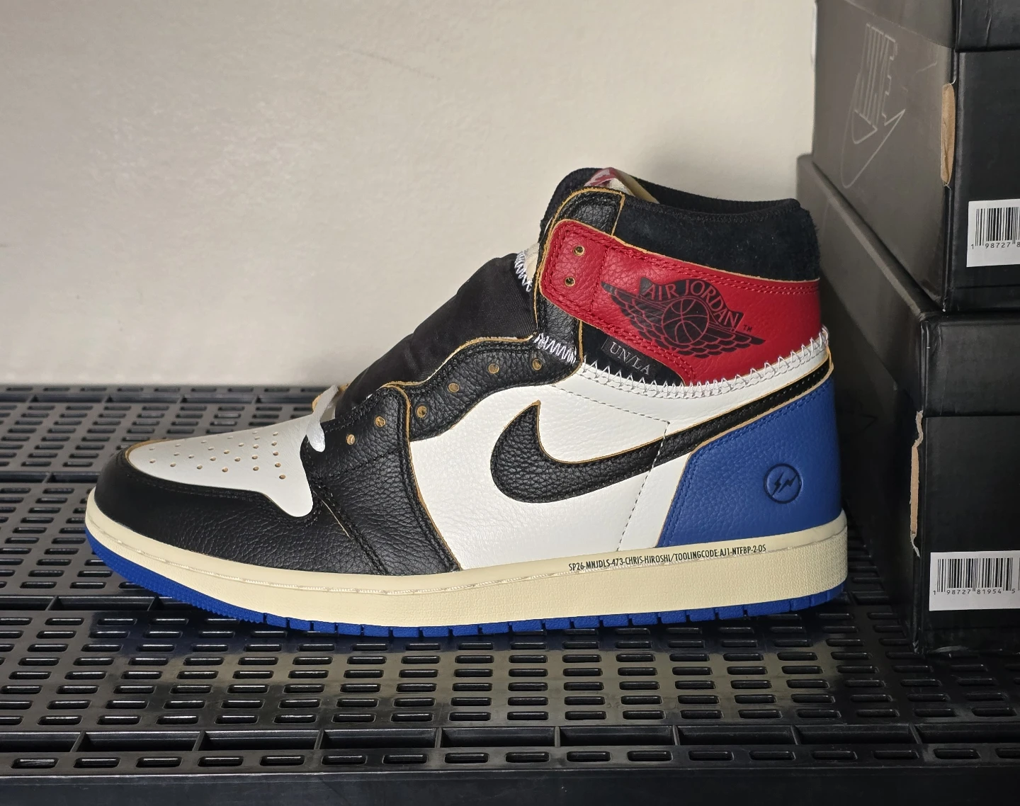 Union x Fragment x Air Jordan 1 Varsity Red/Sport Royal - photo 4