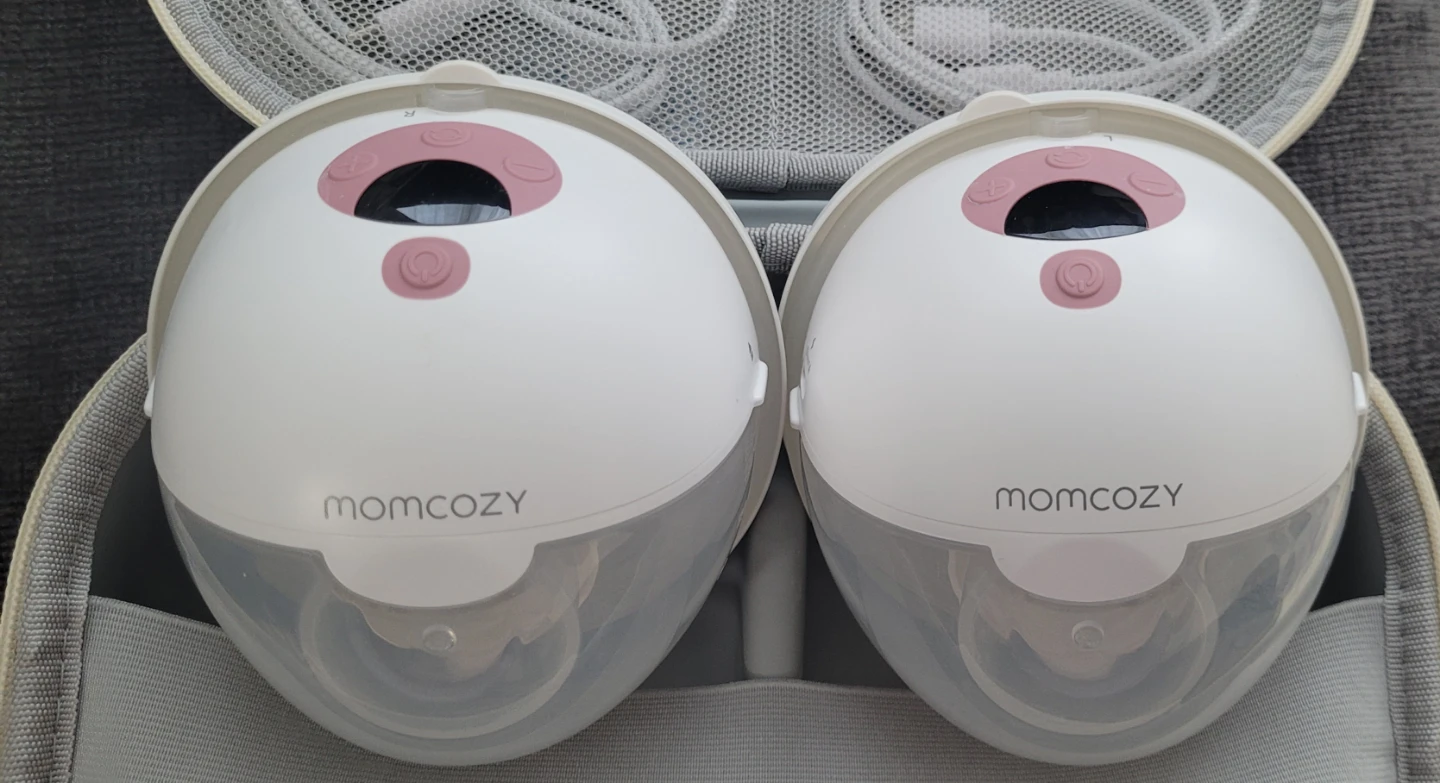 Momcozy double electric breast pump with case