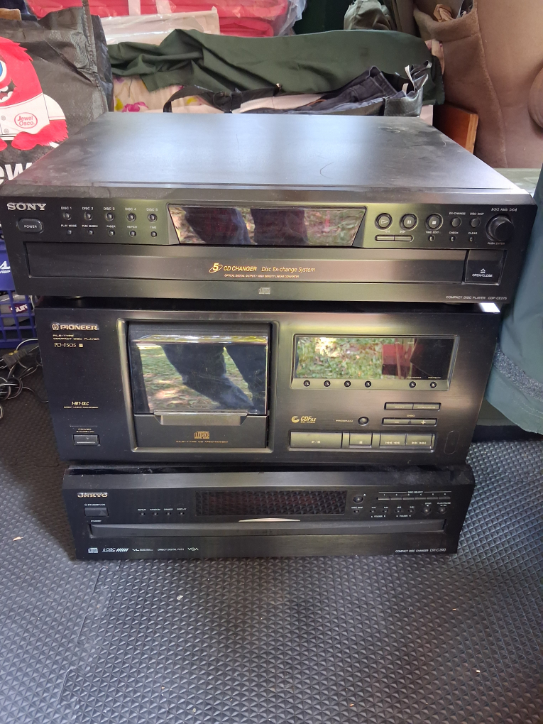 Onkyo DX-C390,SONY CDP- CE275,PIONEER PD-F505 , All CD Players