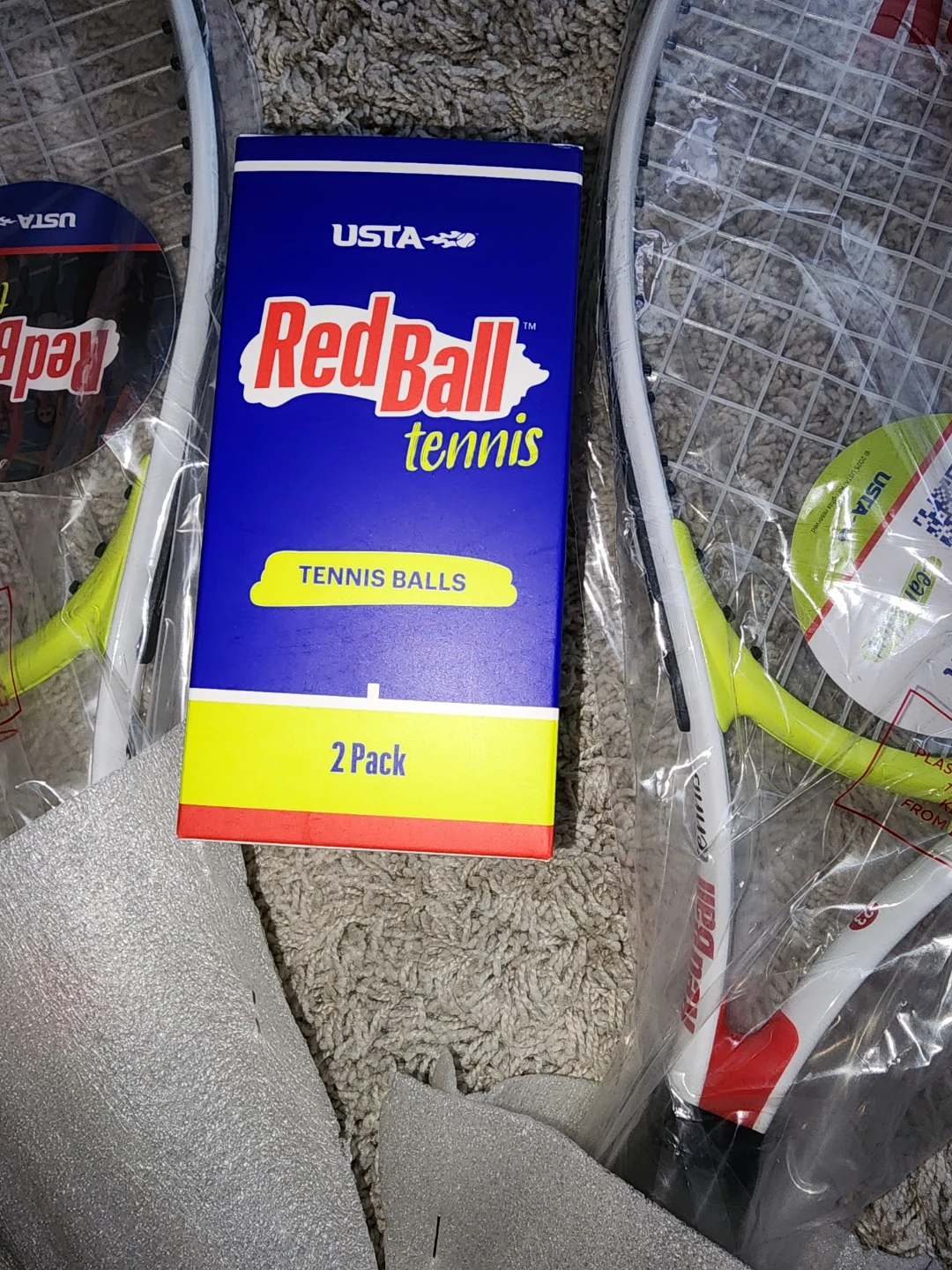 4 Red Ball Tennis Racquets And Balls - photo 4