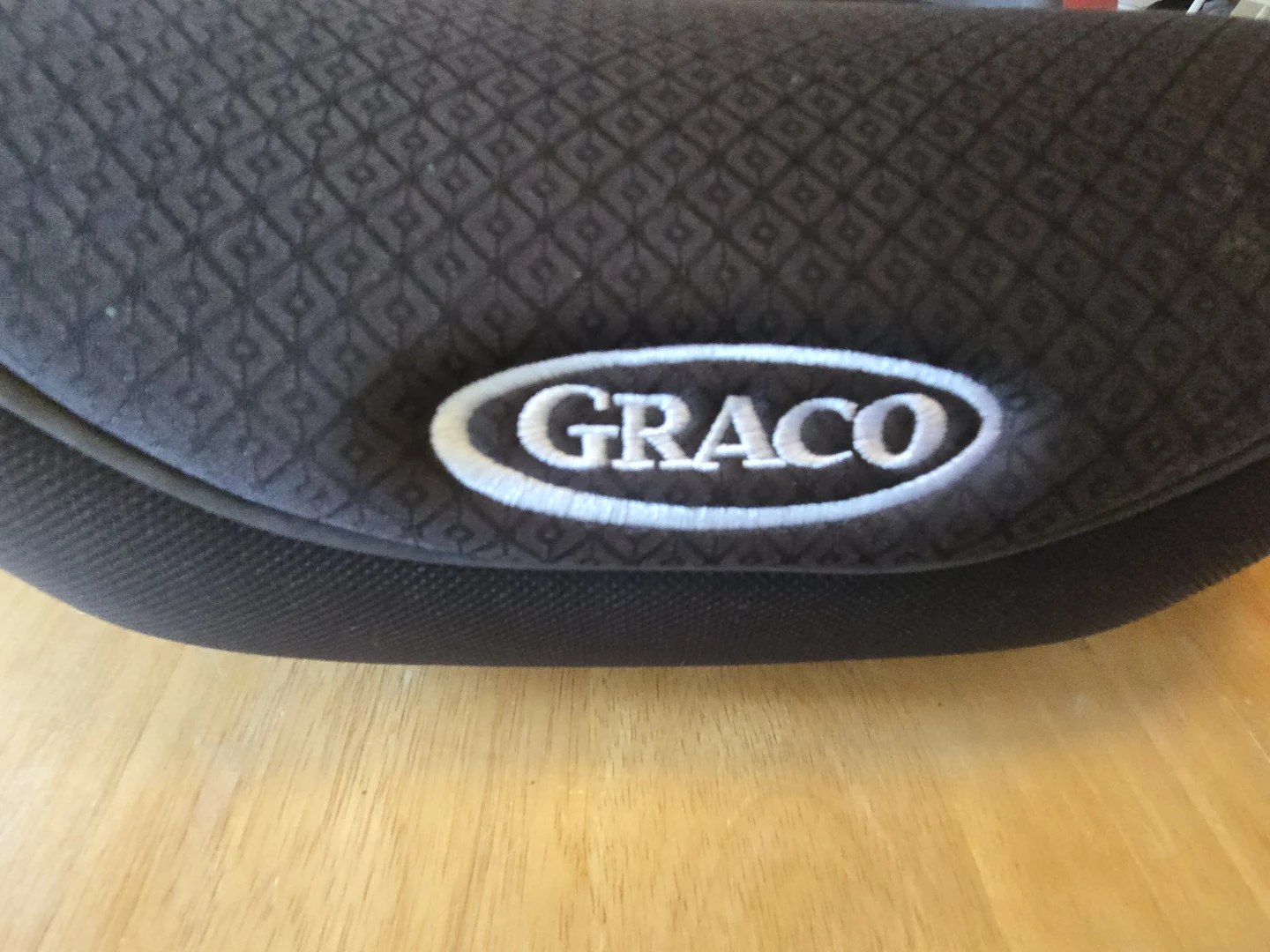 Graco Backless Booster Seat with Adjustable Armrests - photo 2
