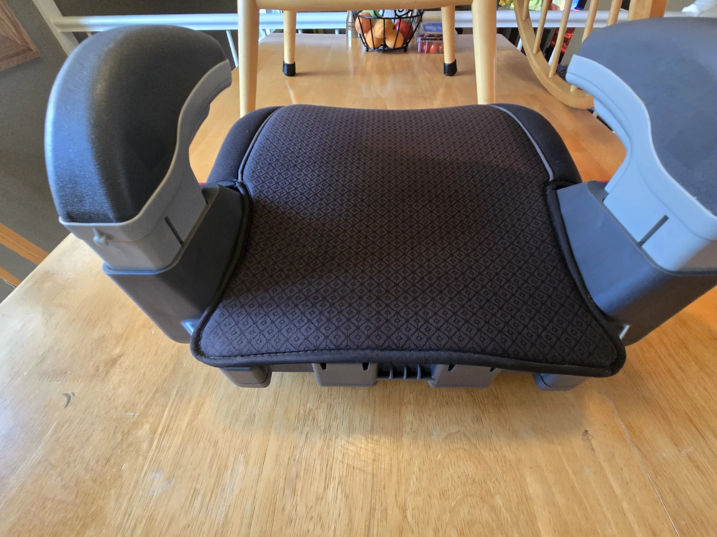 Graco Backless Booster Seat with Adjustable Armrests - photo 3