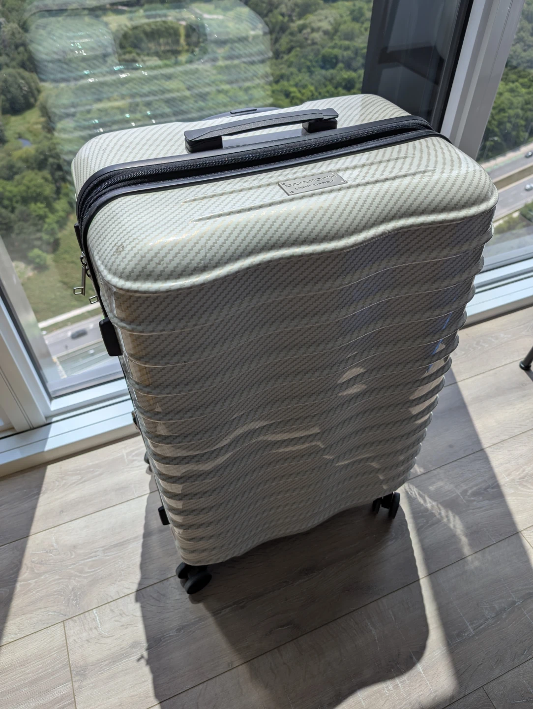 Day Crown Lightweight Spinner Luggage