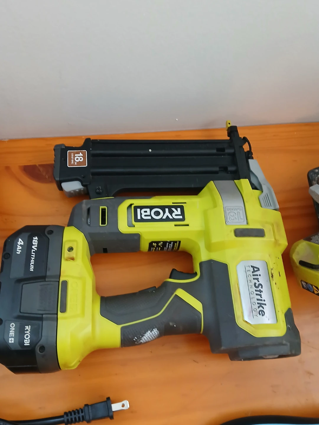 18 gauge nailer set working g like new