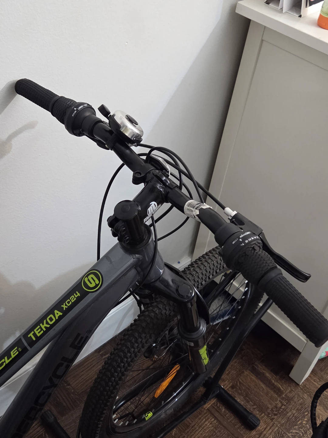 10 to 14 year old child Supercycle Mountain 24 inches Bike - photo 5