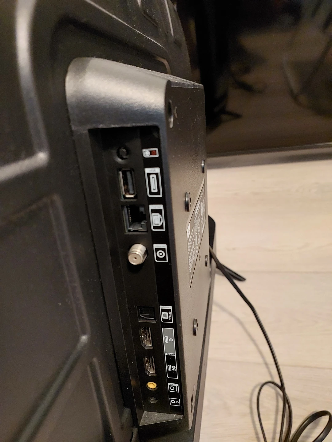 2 TCL Smart TVs - 43" QLED + 32" Android - Clean & Working - photo 5