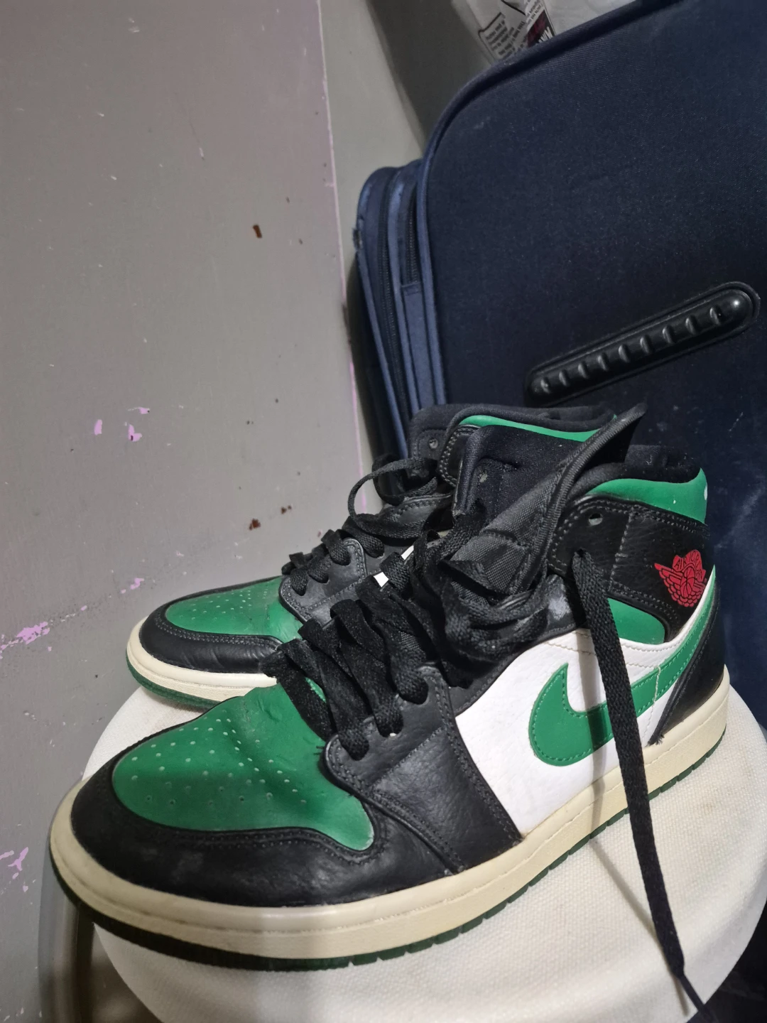 Air Jordan 1 High OG "Brotherhood" Size 8