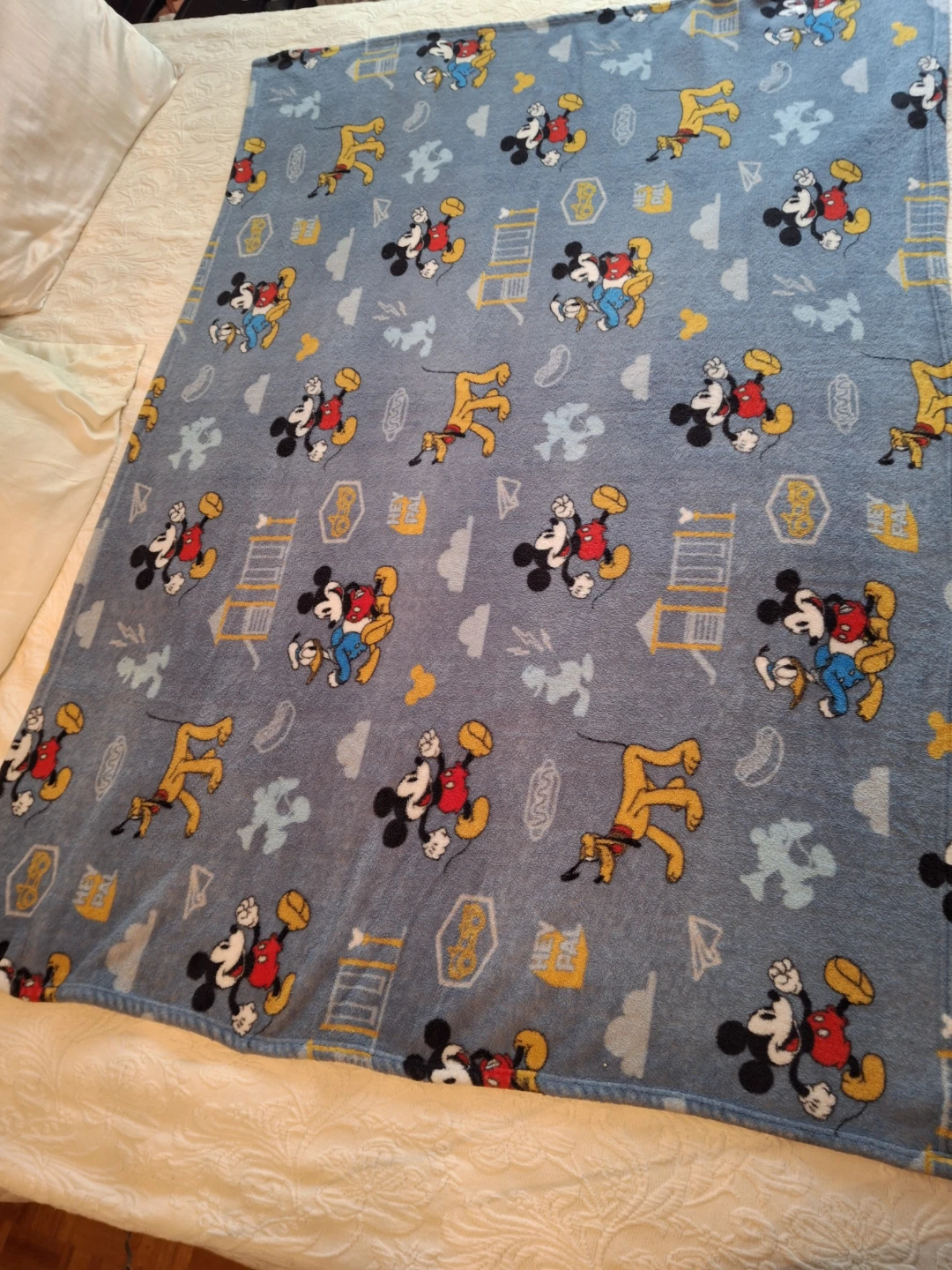 Disney Character Fleece Blankets - photo 3