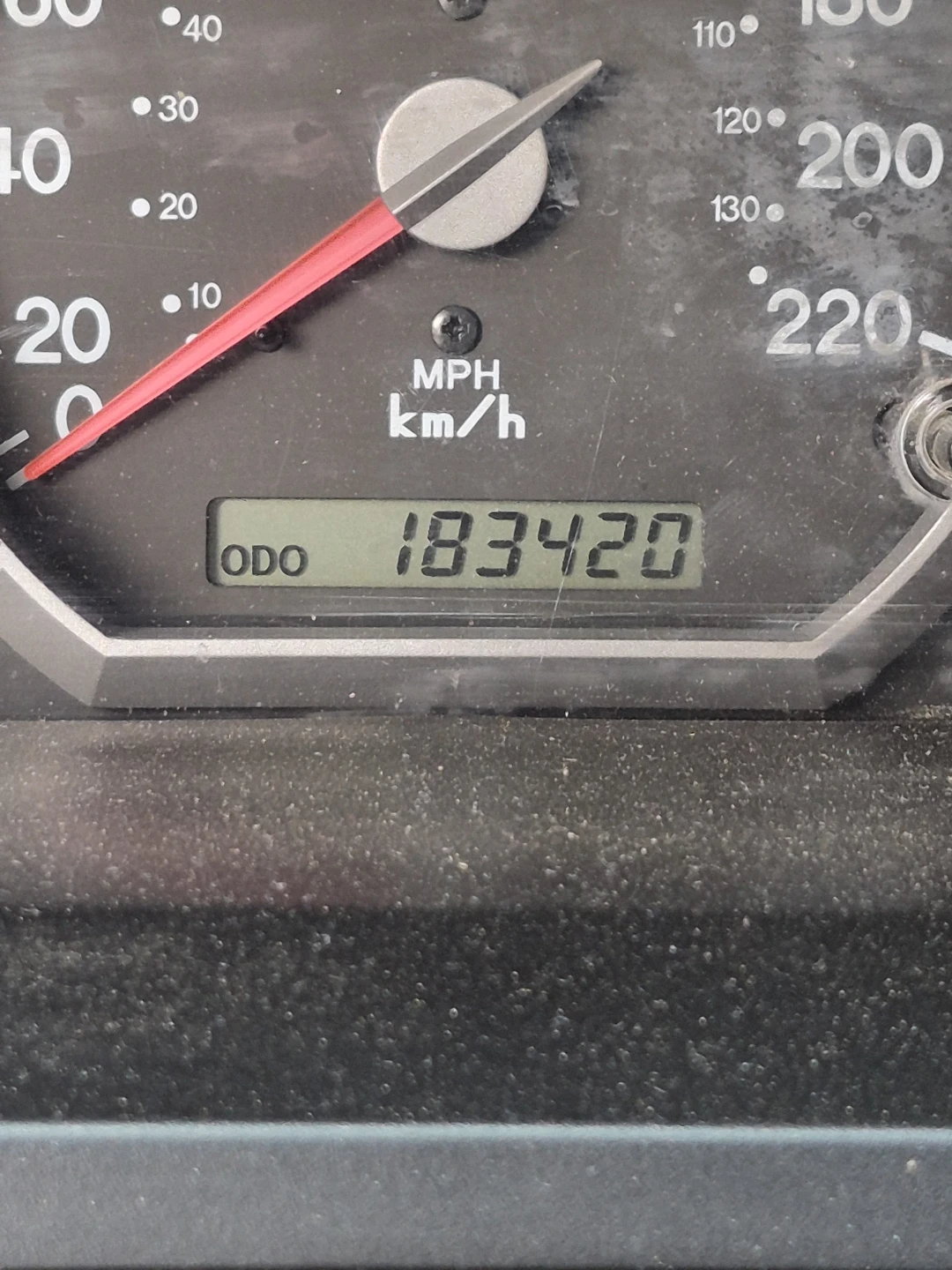 Silver Kia Sedona Van 2004 - photo 3