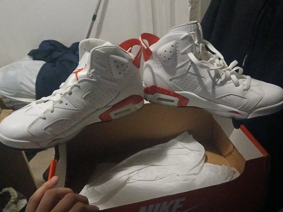 Air Jordan 6 Retro Sneakers - photo 2