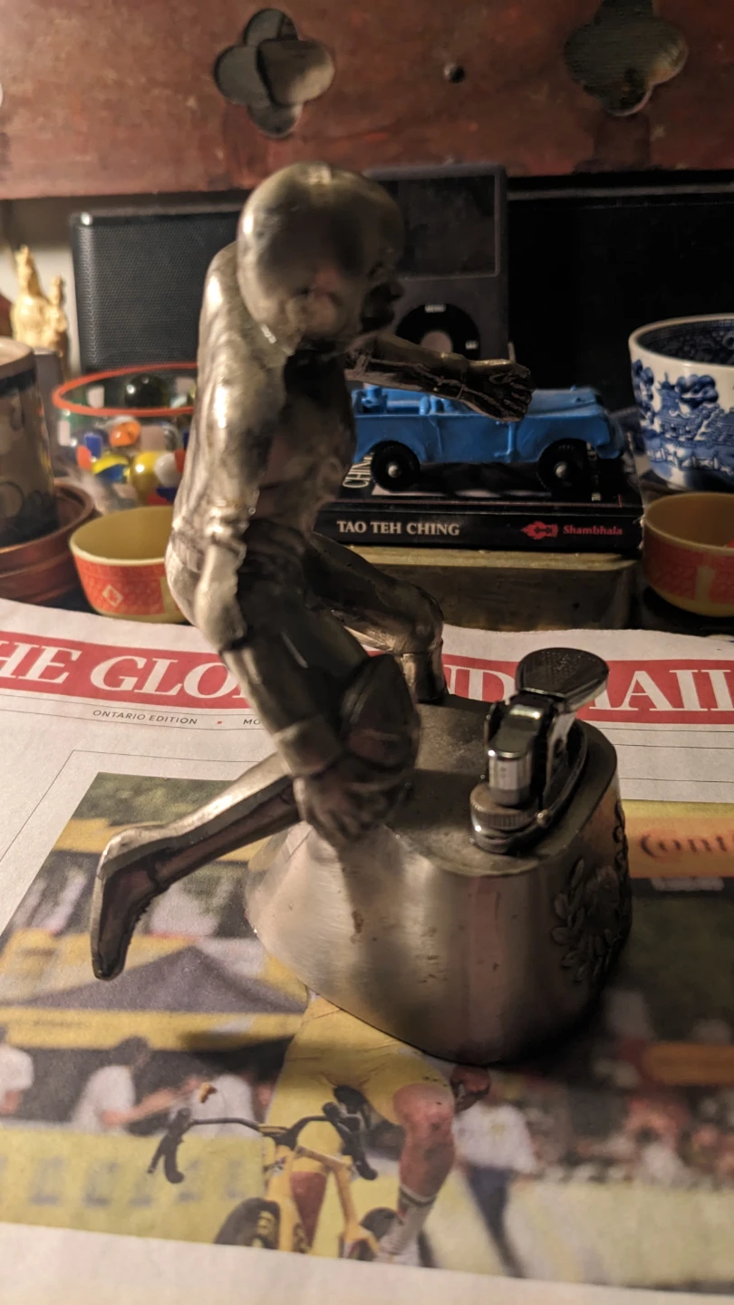 Vintage Football Player Lighter - photo 2