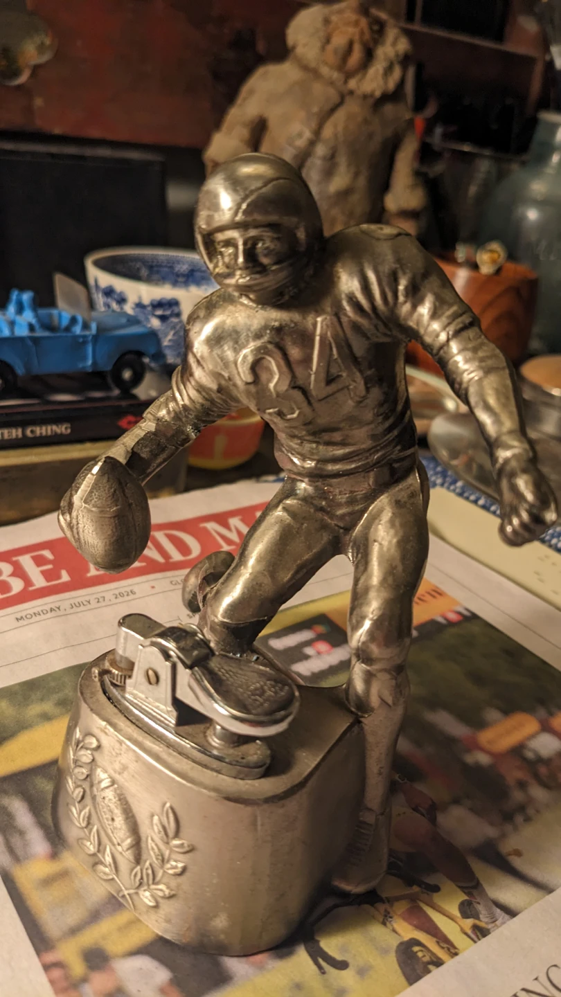 Vintage Football Player Lighter - photo 5