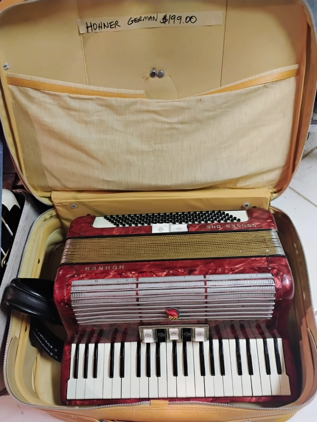 Hohner Accordion with Case - photo 2